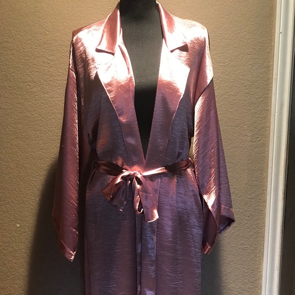 Duster - Picture 1 of 2